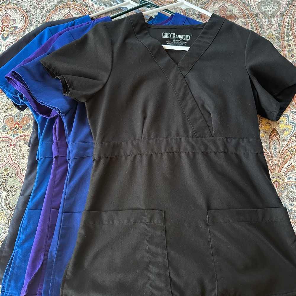 Greys Anatomy Scrubs Top - Riley Scrubs - (5) X Small